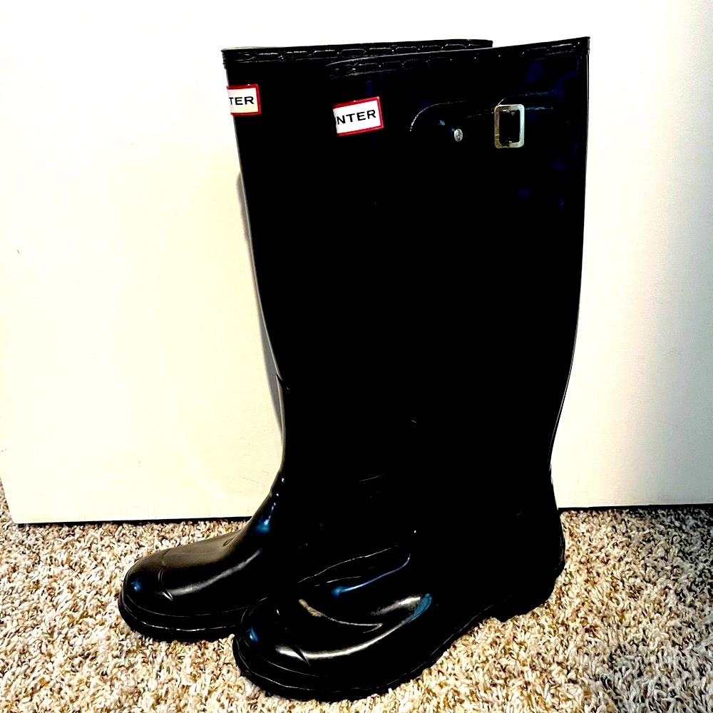 Hunter Rainboots with Boot Shine - Shiny Black Tall, Size 10